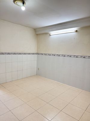 Rent room - opposite of life support in District 10