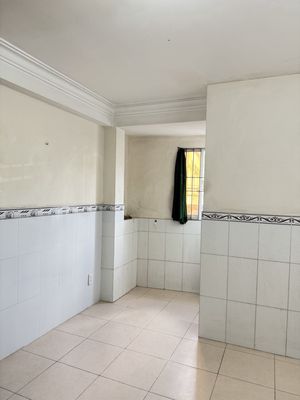 Rent room - opposite of life support in District 10