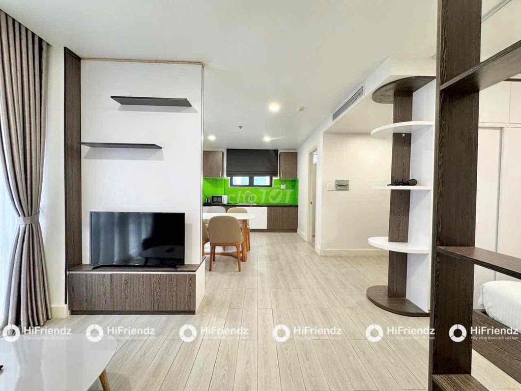 The 50-mild House is a kitchen room near the New Market Fox. 1 3 district 5 district.