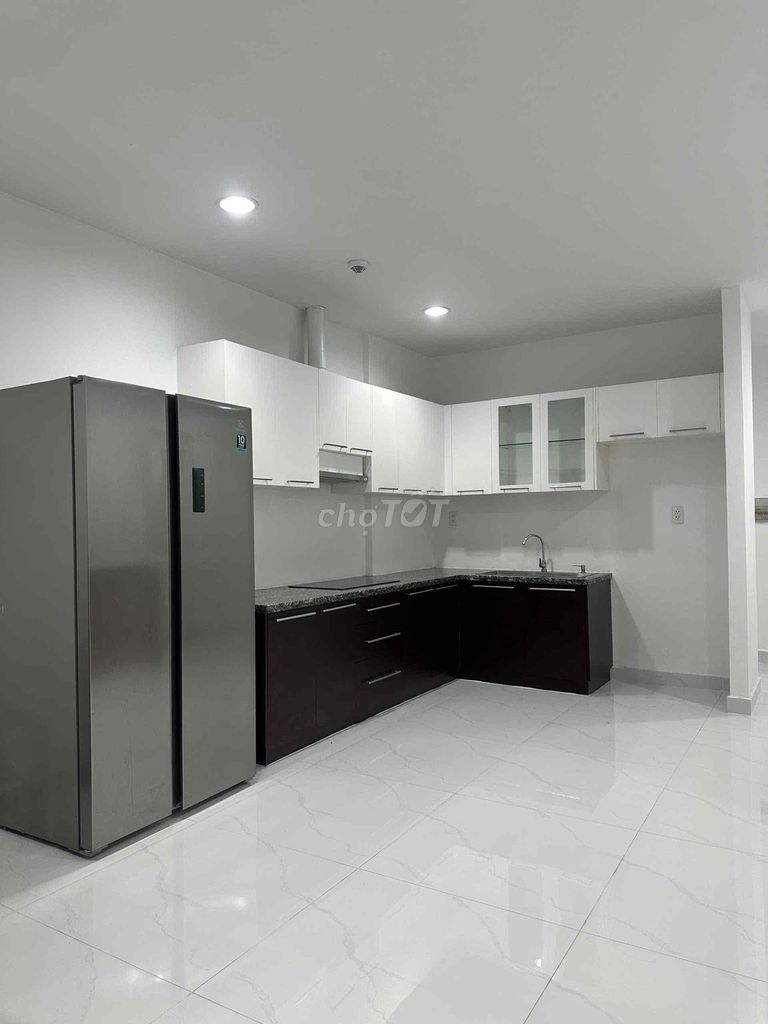 Let's rent the apartment view of the Wujini Avenue with suitcases right now