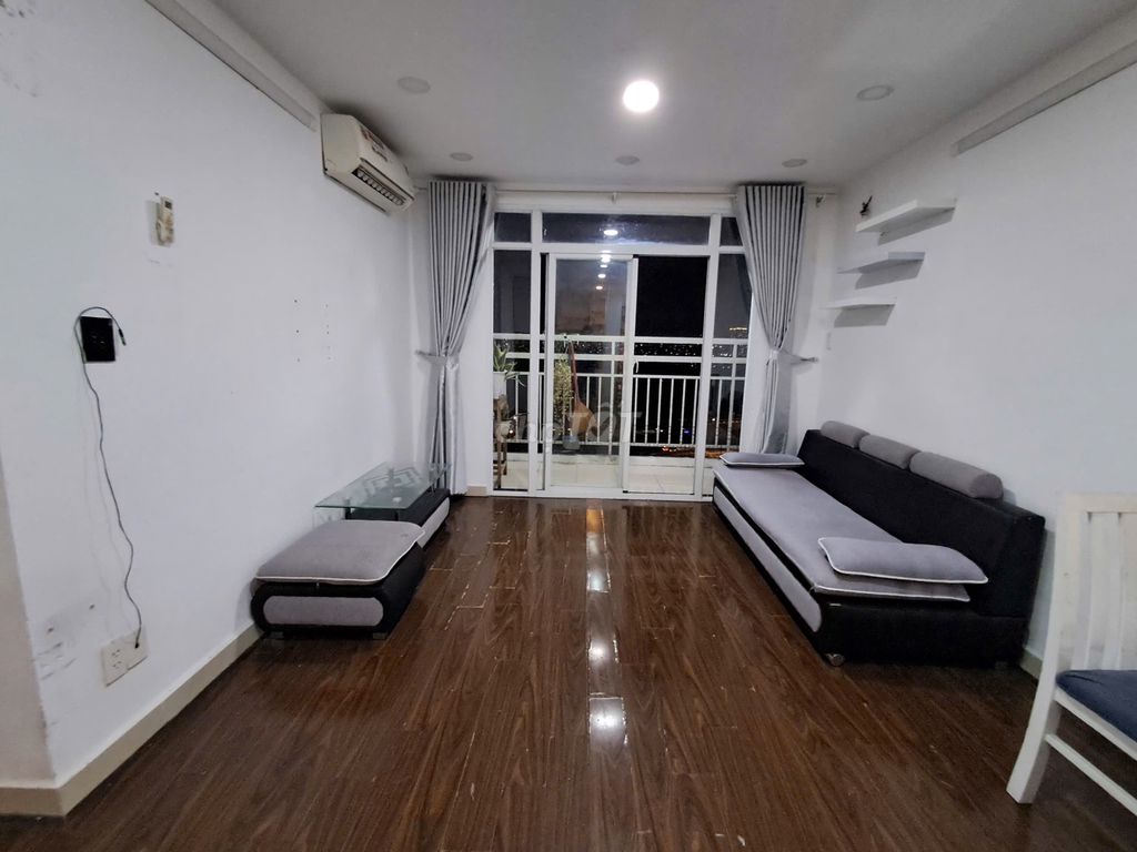Rent a happy apartment. Two bedrooms. 76 M250 million per week.