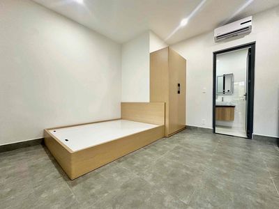 It's the owner who rents the new 187nd Guardians at Trần Não.