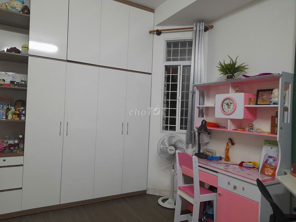 Chung Cư 109 Nguyễn Biểu-60 meters, one bedroom full of furniture.