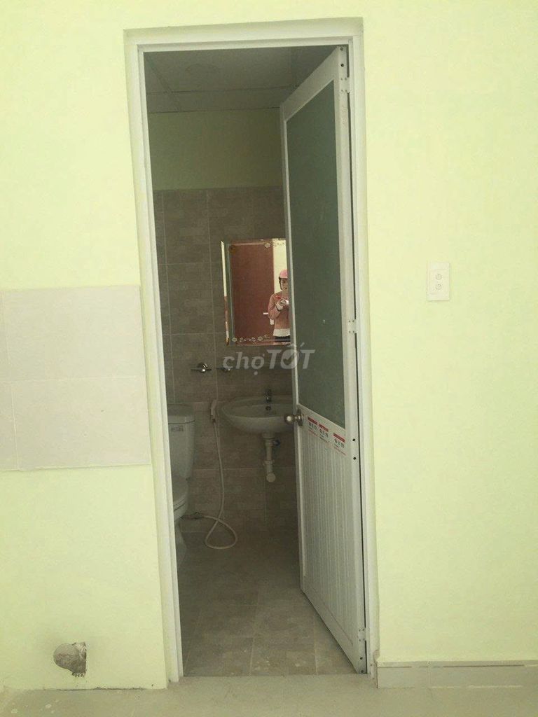 Rent apartment to Chief of Staff, 59 Castle B.