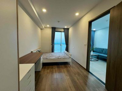 sky89 rents a one-room apartment full of river-view furniture!