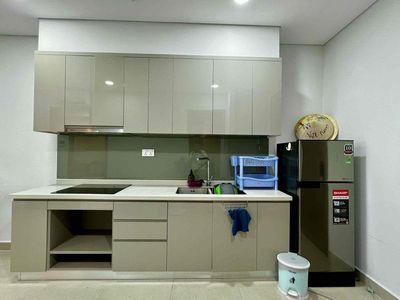 sky89 rents a one-room apartment full of river-view furniture!