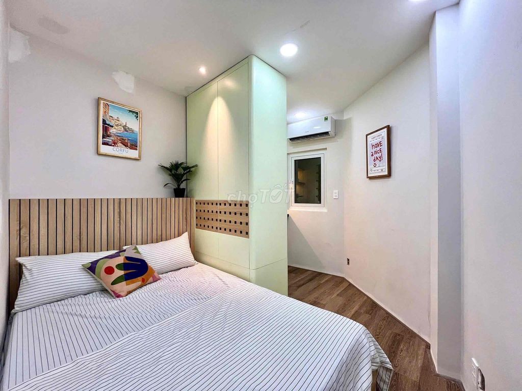 Nice room full interior - open window - Phú Nhuận Center
