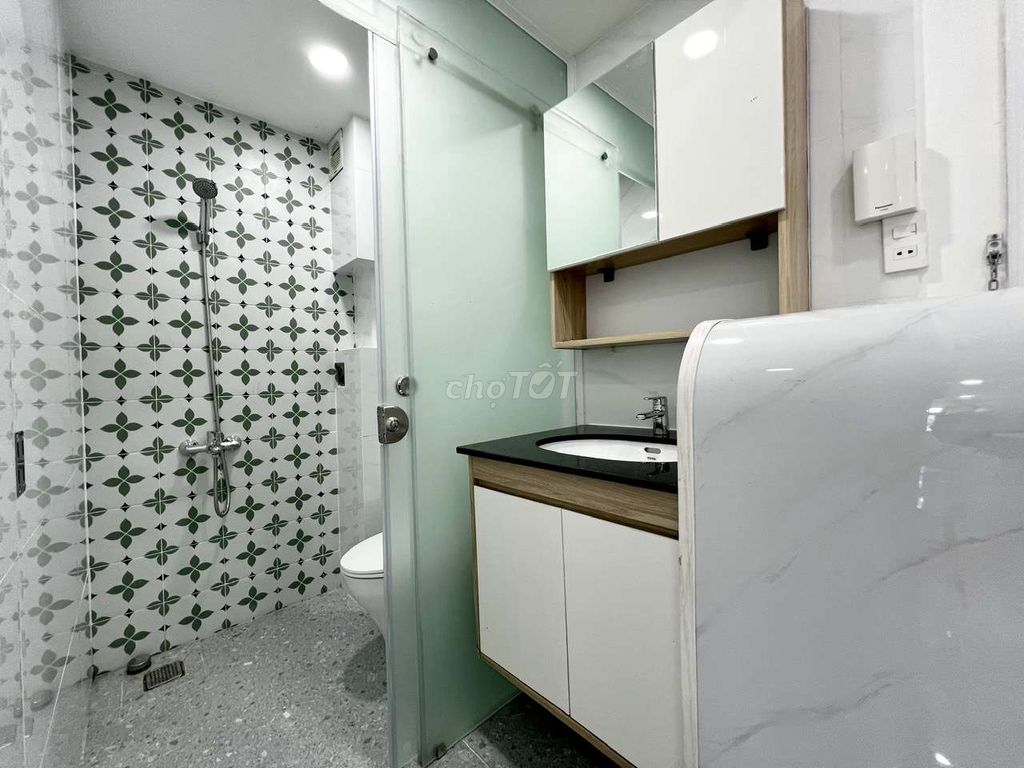 The private laundromat studio at the airport.