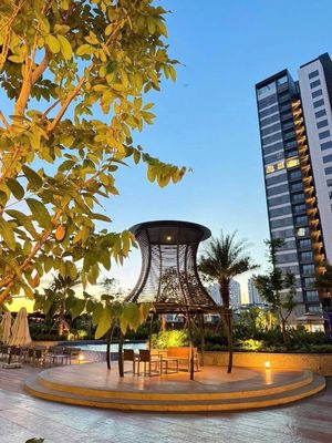 I specialize in renting Celesta Rise apartment - a two bedroom 3 bedrooms