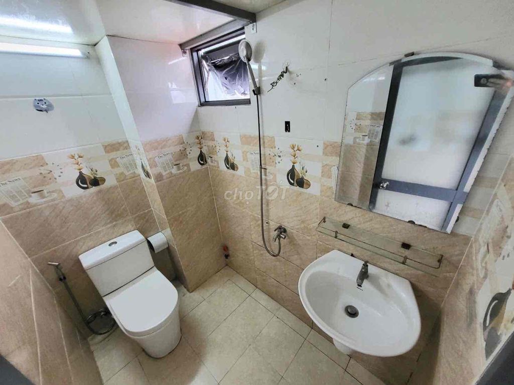 Pass stays right there with the furniture.