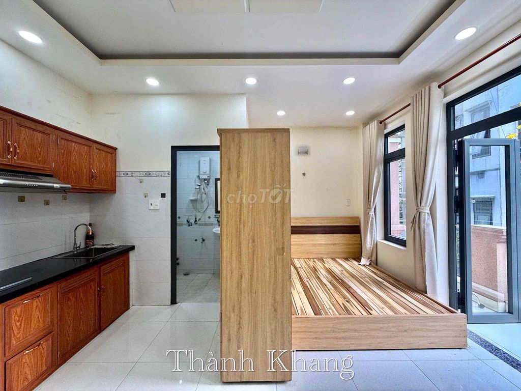 Rent the elevator balcony studios right at Thành Thái District 10 good price