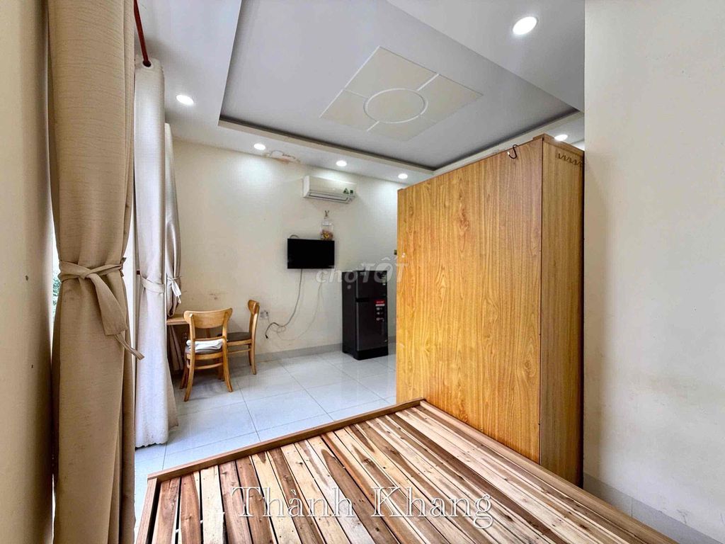 Rent the elevator balcony studios right at Thành Thái District 10 good price