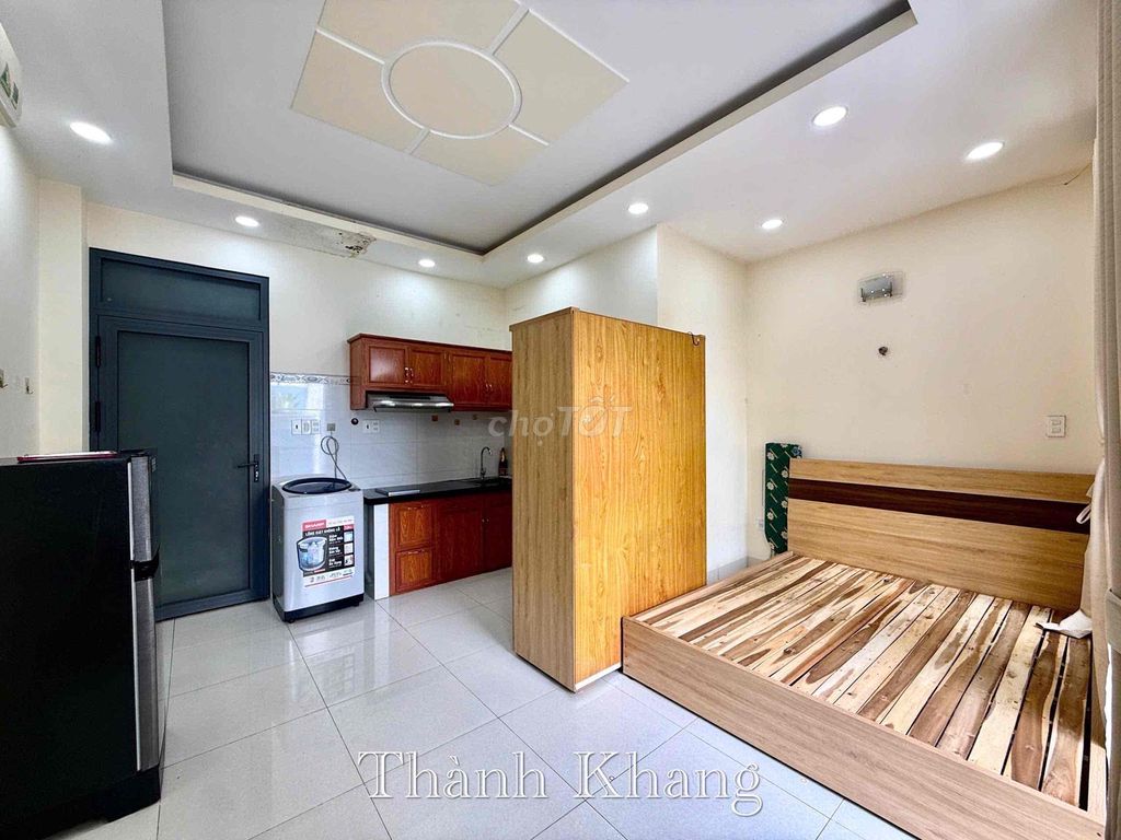 Rent the elevator balcony studios right at Thành Thái District 10 good price