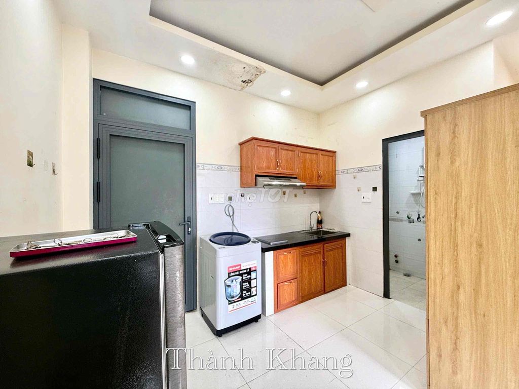 Rent the elevator balcony studios right at Thành Thái District 10 good price