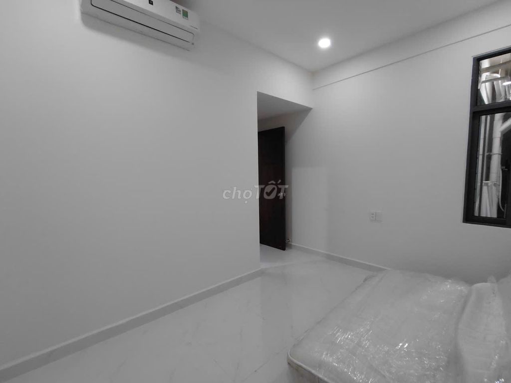 Rent Green River in 8th District, 665 meters 2 bedrooms for 11 million entire interiors.