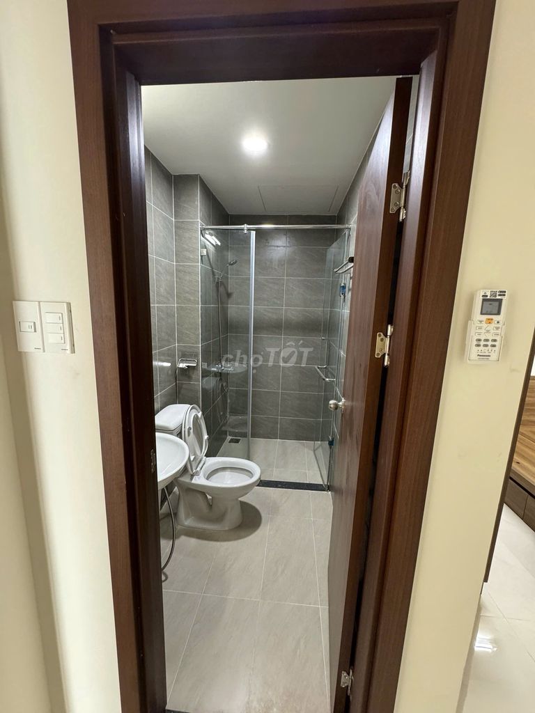 Rent Green River in 8th District, 665 meters 2 bedrooms for 11 million entire interiors.