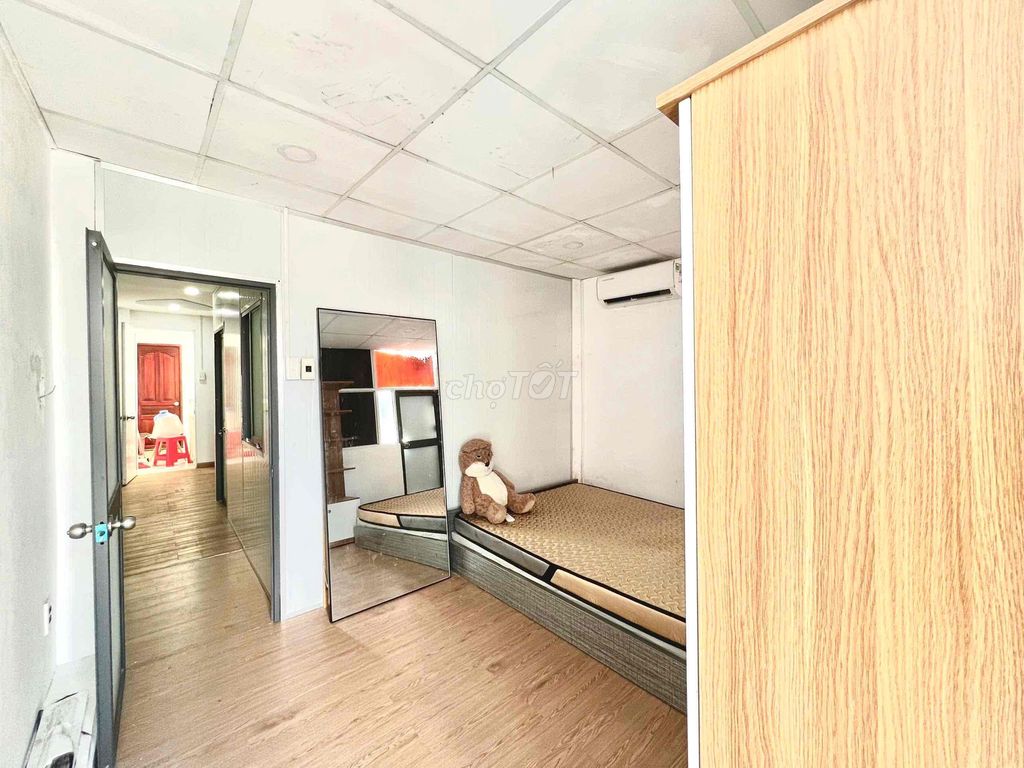 Rent two bedrooms 40 m2 Full interior Balcon 4/2 cars right on the 10th District Bridge.