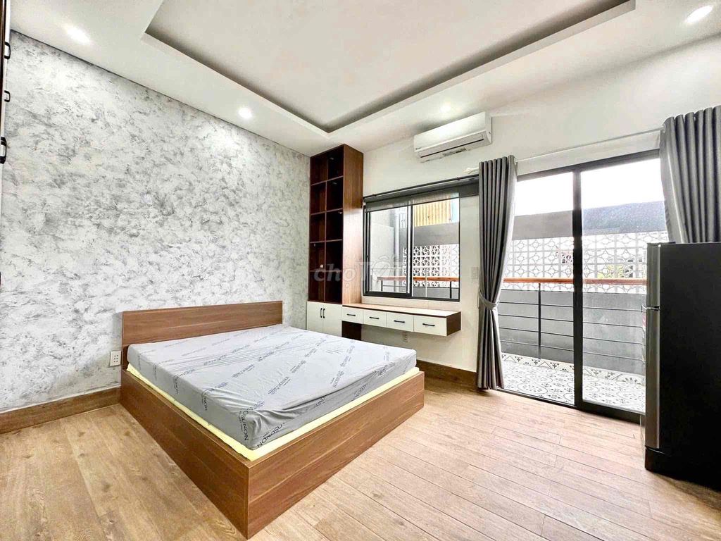 The apartment. One bedroom, please.