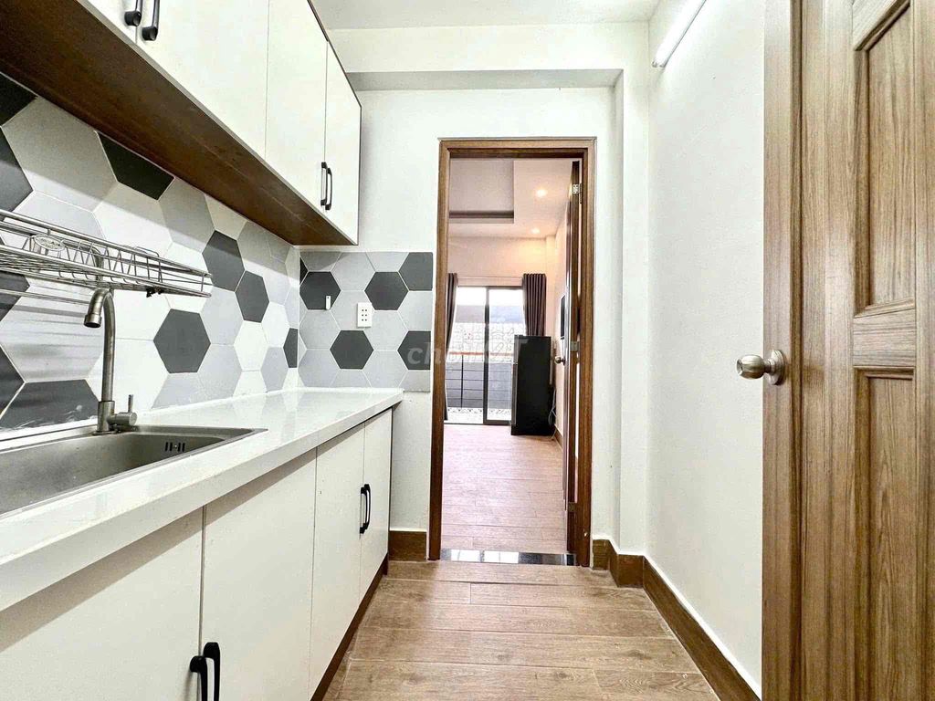 The apartment. One bedroom, please.