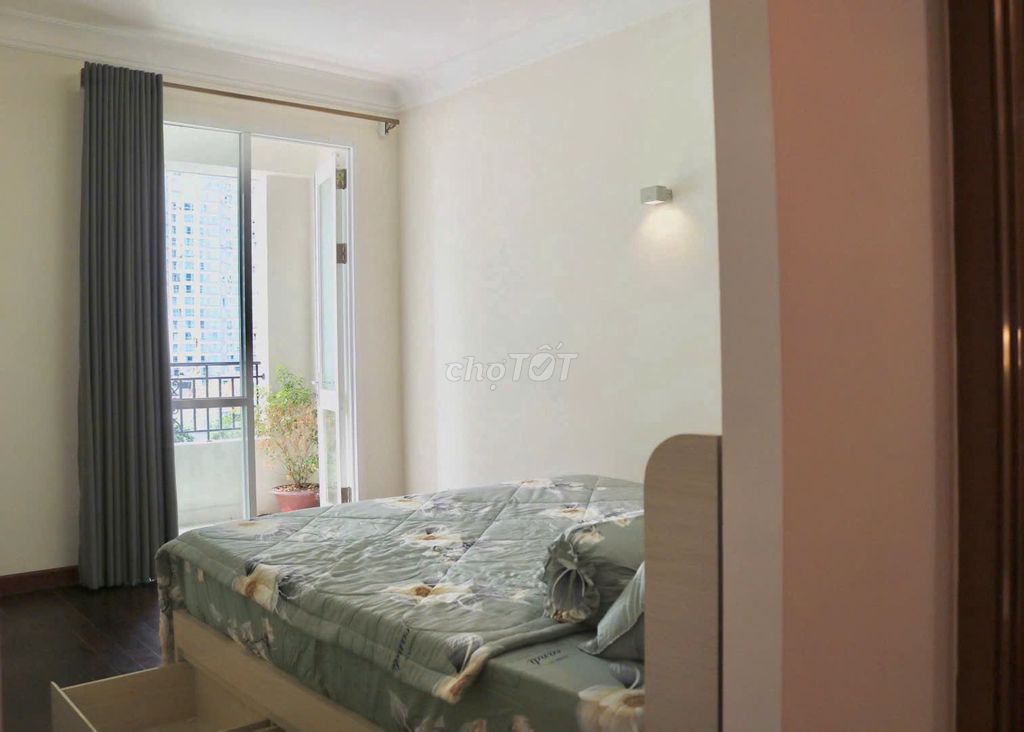 Rent the apartment of the manor 1, 3 bedrooms with a nice full interior