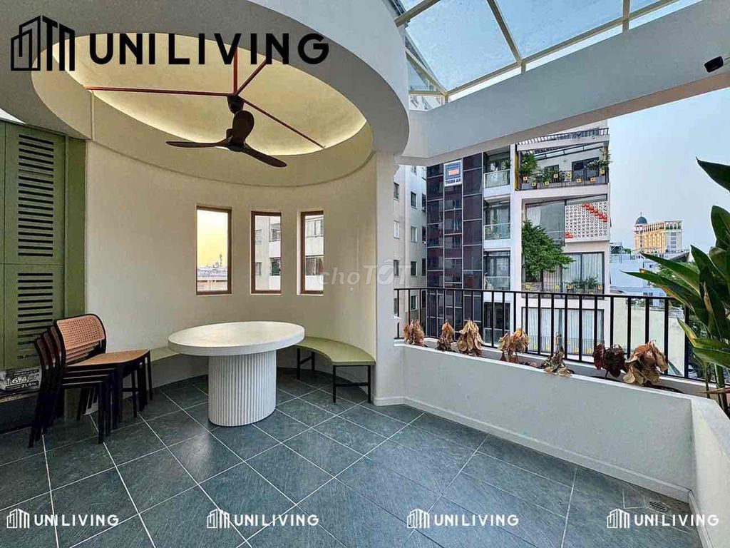 Hot penthouse yard 55 M2 high-level station, new house, clean house.