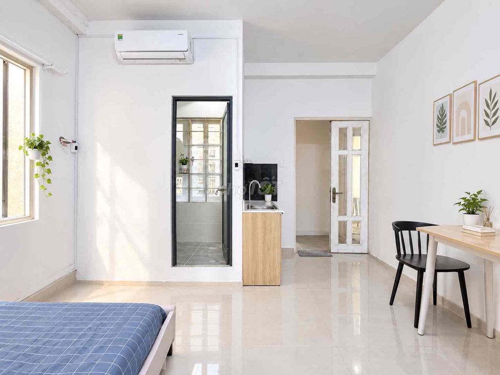 studio full interior - window - just Nhất Chi Mai