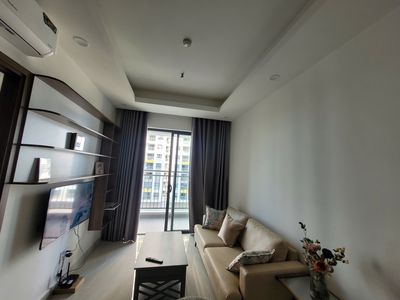 8 million and a half a month for renting the 7 riverside district to bedrooms, with lots of nice ones available.