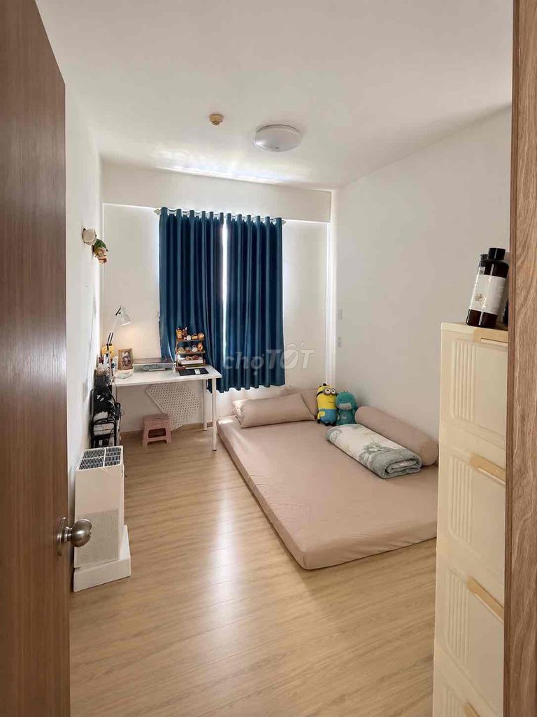 The owner rented the corner of Citisoho - full interior