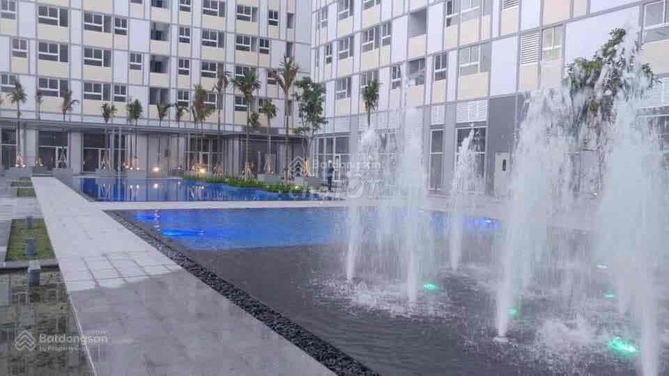 The owner rented the corner of Citisoho - full interior