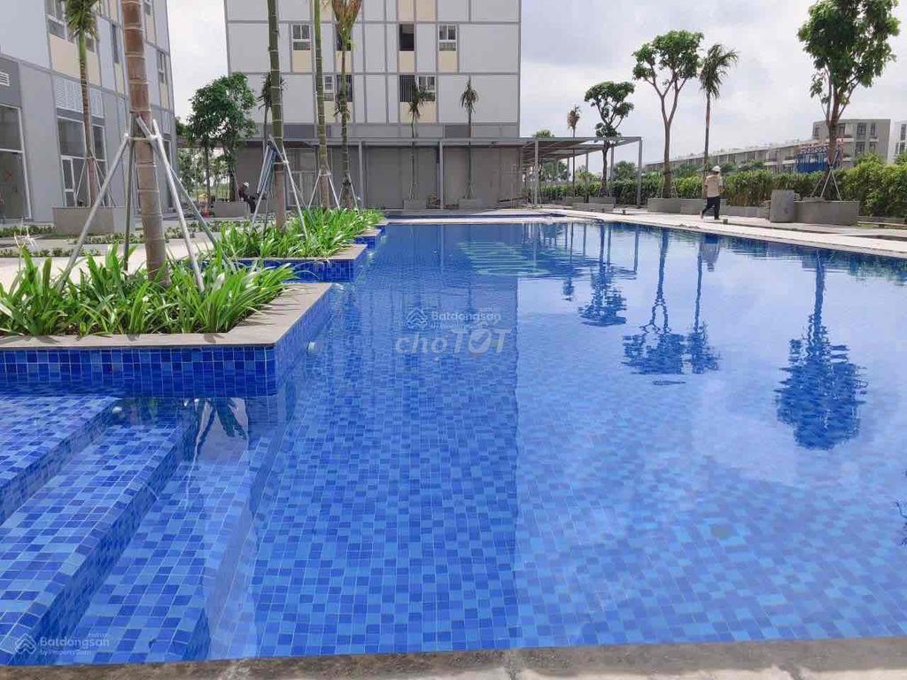 The owner rented the corner of Citisoho - full interior