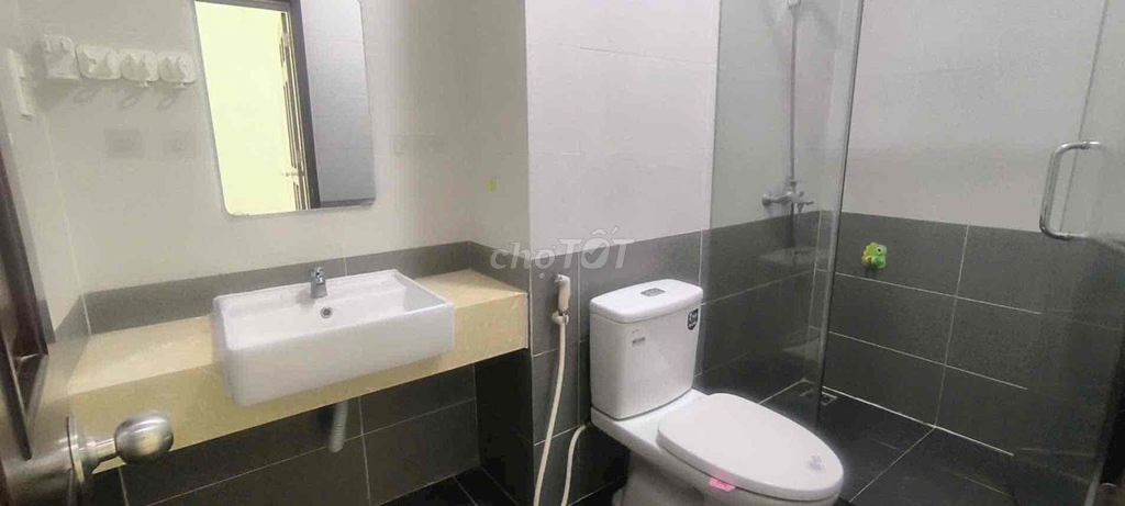 Rent apartment three bedrooms.