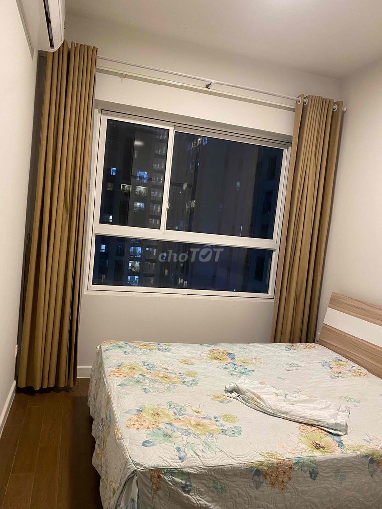 Renting Richstar's apartment to do his own work.