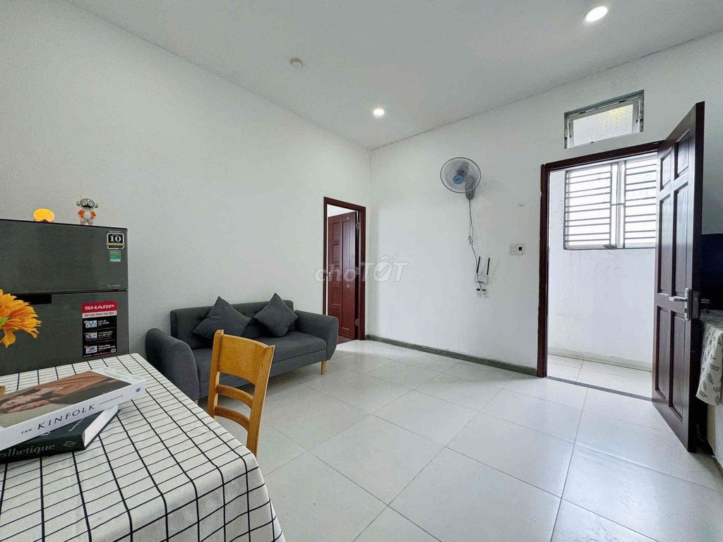 Bancol A Spreeary Bedroom Right Upon Âu Cơ Full