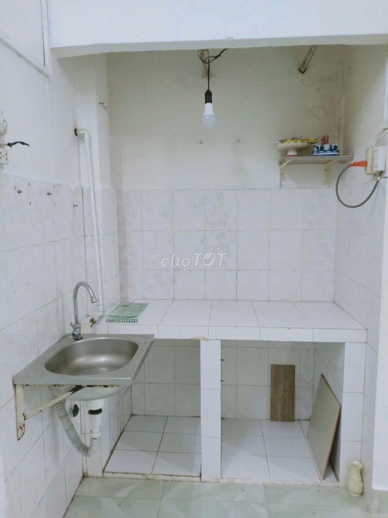4 million a month -- Trần Hưng Đạo apartment shock -- 1-by-1 -- 30 meters 2 --