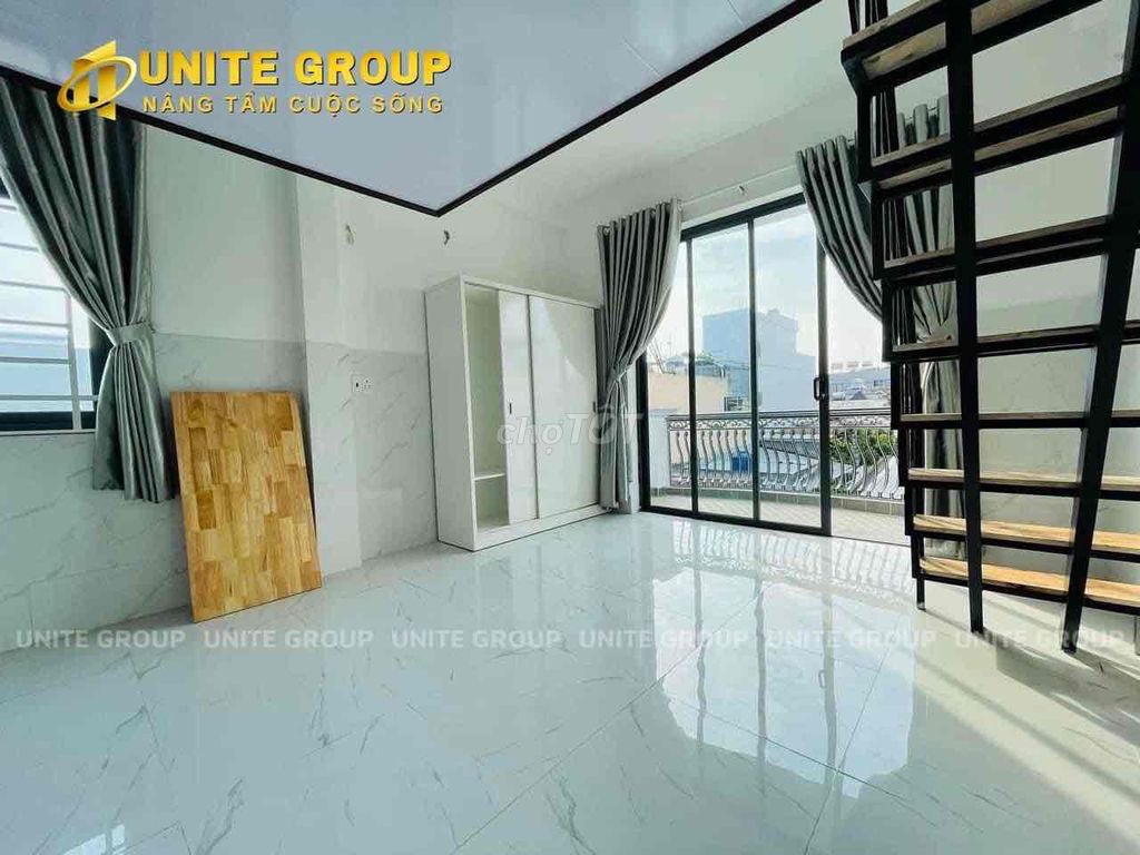 Open the apartment with guards near the airport, the airline academy, K300.