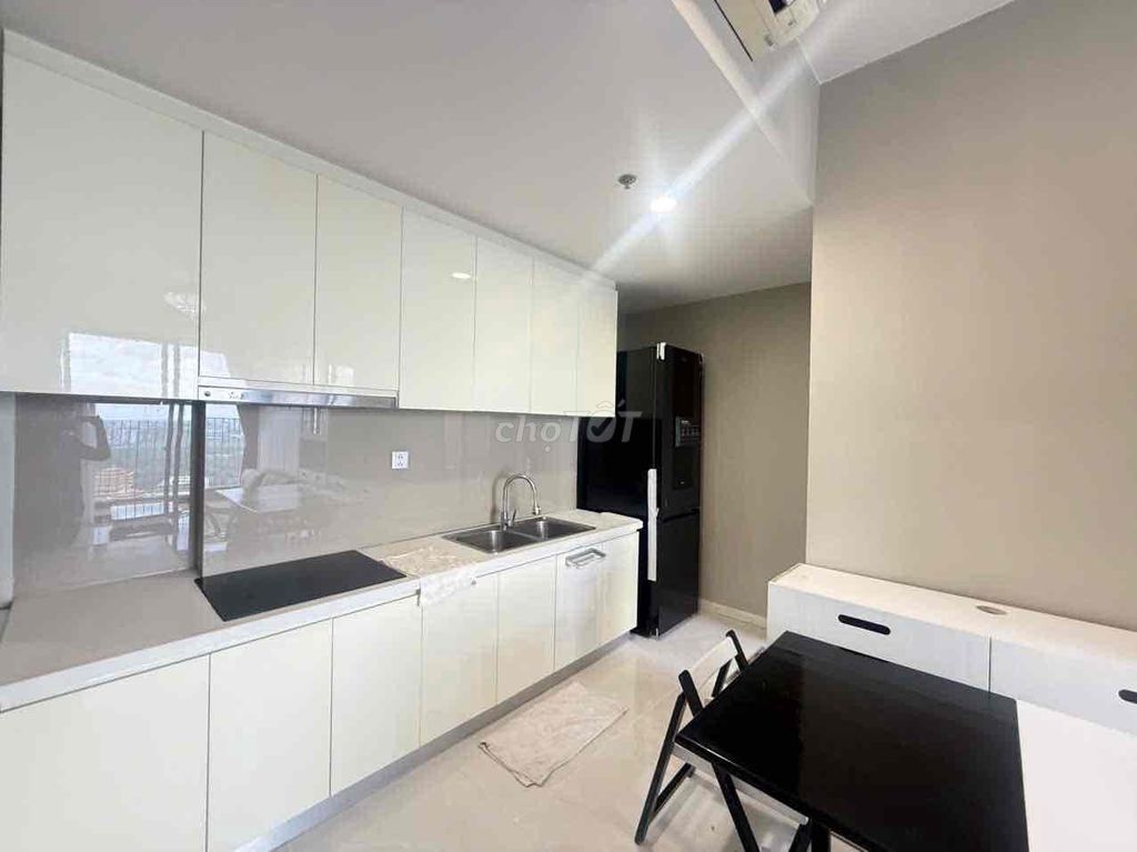 Got two bedrooms available. Two bathrooms ready. Ghost An Phú is at 24 million.