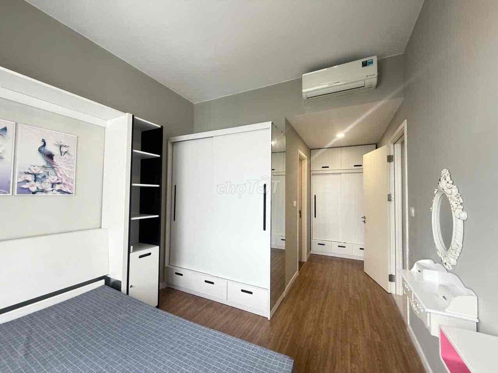 Got two bedrooms available. Two bathrooms ready. Ghost An Phú is at 24 million.
