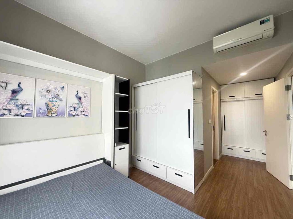 Got two bedrooms available. Two bathrooms ready. Ghost An Phú is at 24 million.