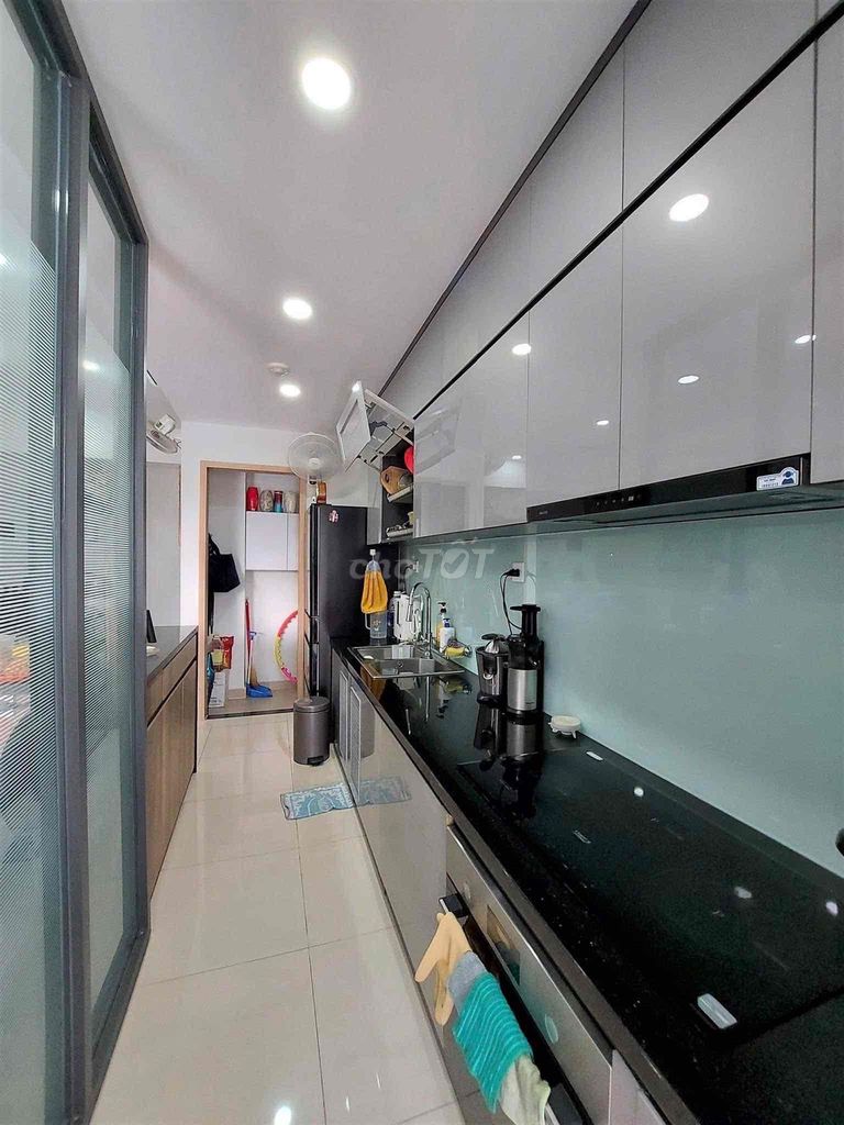 Rent Botanica Premier apartment 3 bedroom 2 1 .2 bathrooms near the park