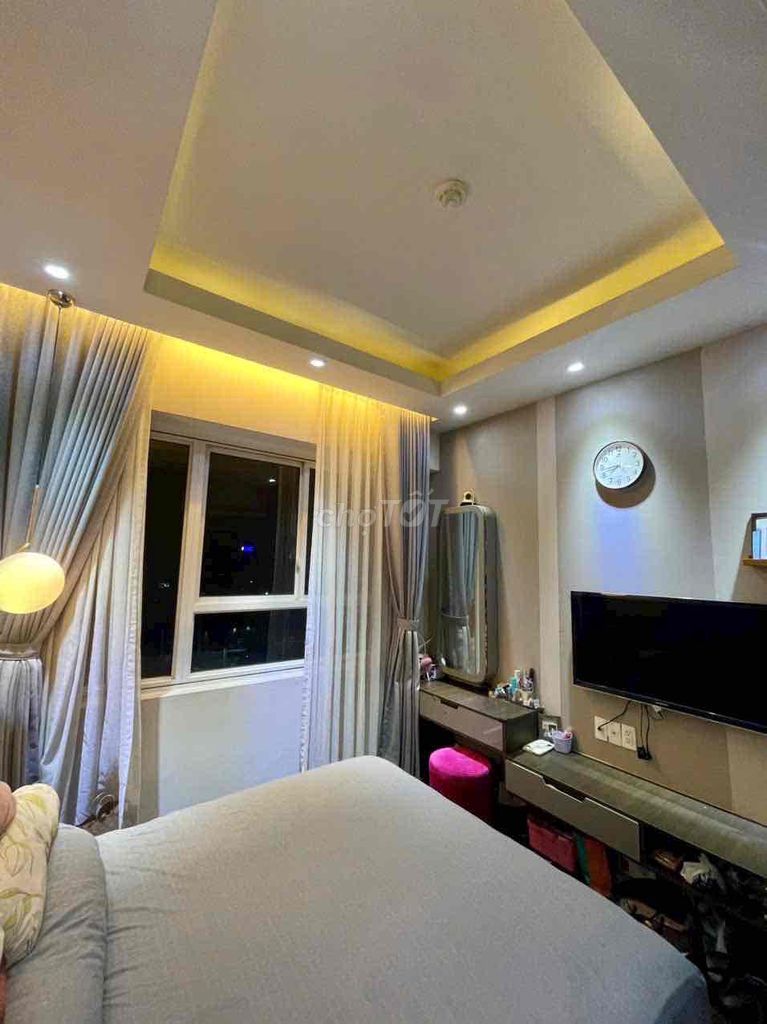 The two The Botanica bedrooms are full of furniture, right near the exact house of cv flight.