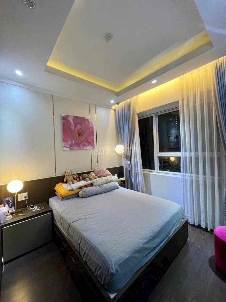 The two The Botanica bedrooms are full of furniture, right near the exact house of cv flight.
