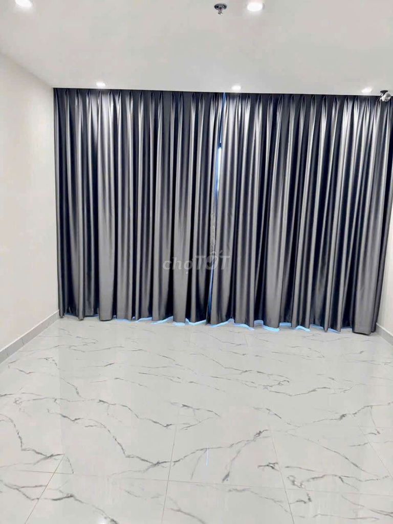 Rent the Studio 5.5 million bs with the Grand park Grandms kitchen.