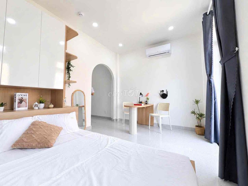 A super wide bedroom right here in Vườn Lài, Iron Bridge, Thai Mountain