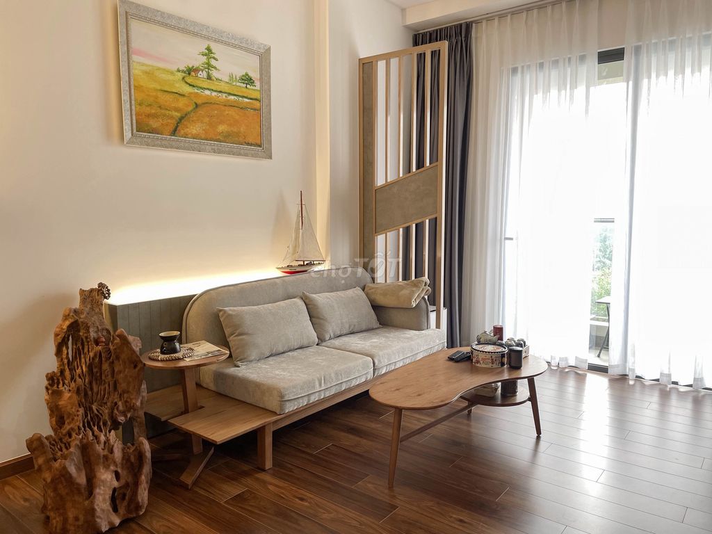Rent two full bedrooms, rent nine million in Akari City.