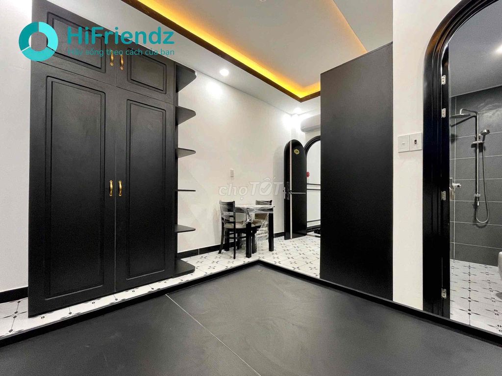 Open service apartment - new interior studio - 100 percent on the rocket.