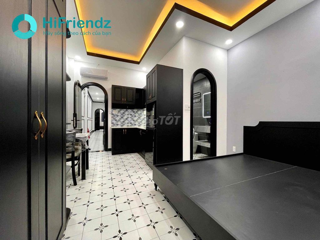 Open service apartment - new interior studio - 100 percent on the rocket.