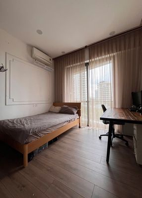The owner quickly rented the entire Riverpark Premier apartment