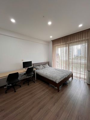 The owner quickly rented the entire Riverpark Premier apartment