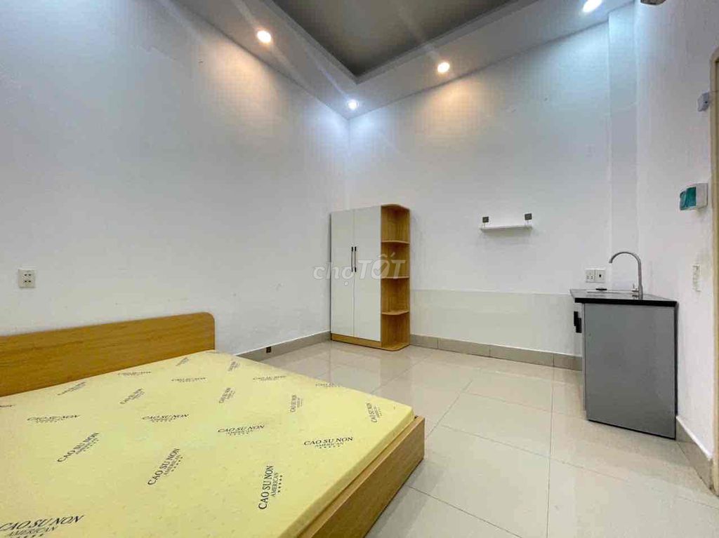 Three bedrooms. Three bathrooms. 80 meters.