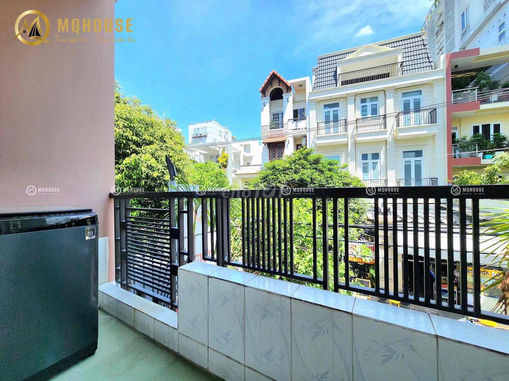 Room 40 meters 2 balcony - full interior-one.
